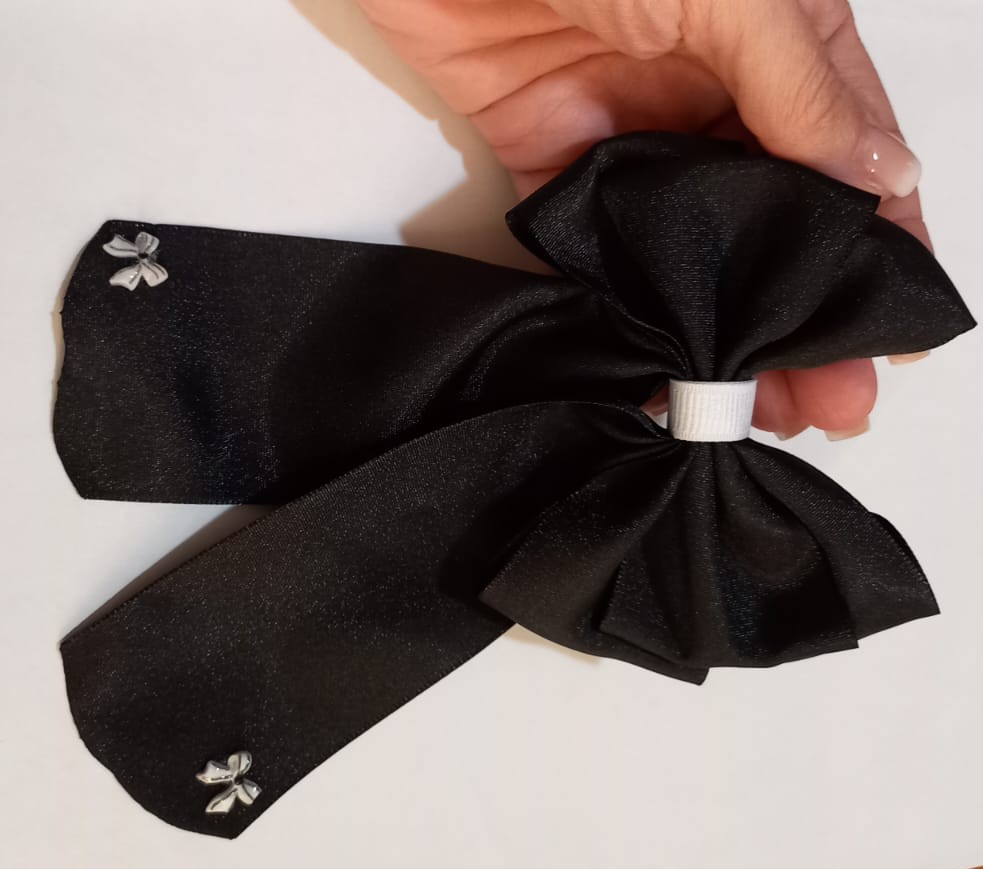 Lazo Clásico Negro Satinado con Detalles 2