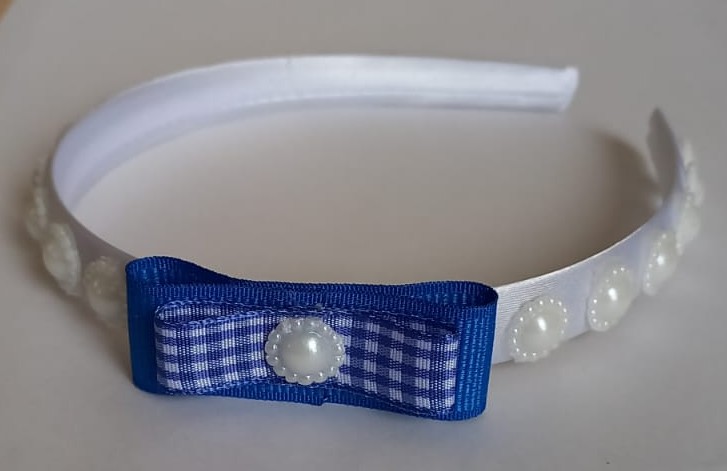 Vincha forrada con perlas y lazo vichy azul 3