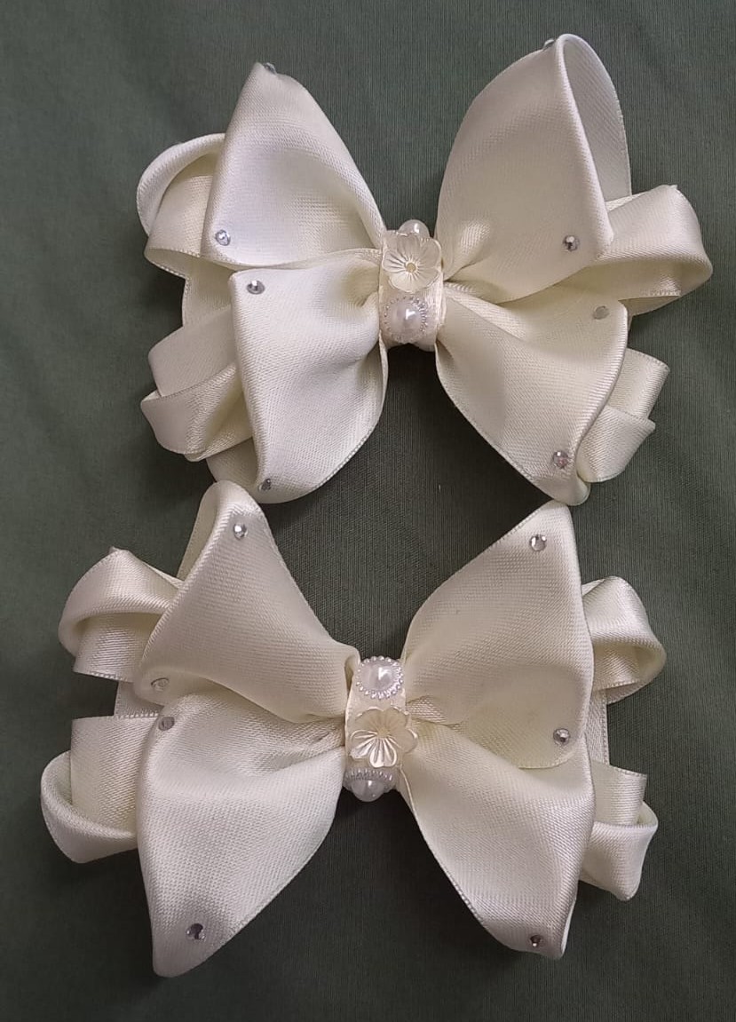 Luz de Perla Moño artesanal infantil 2