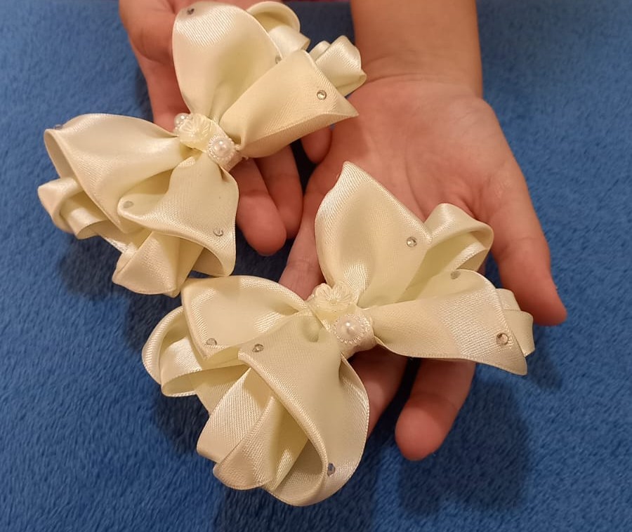 Luz de Perla Moño artesanal infantil 3